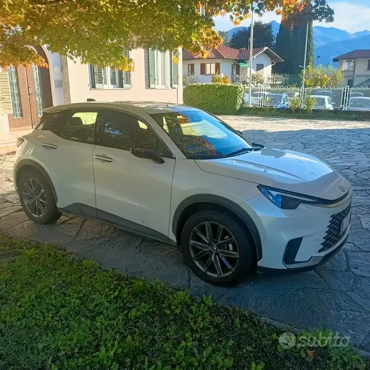 Lexus Lbx