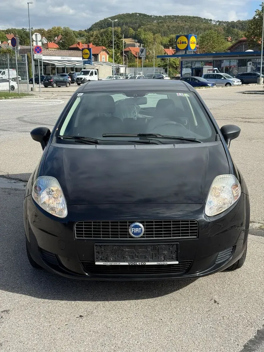 Fiat Grande Punto 2007 photo 2