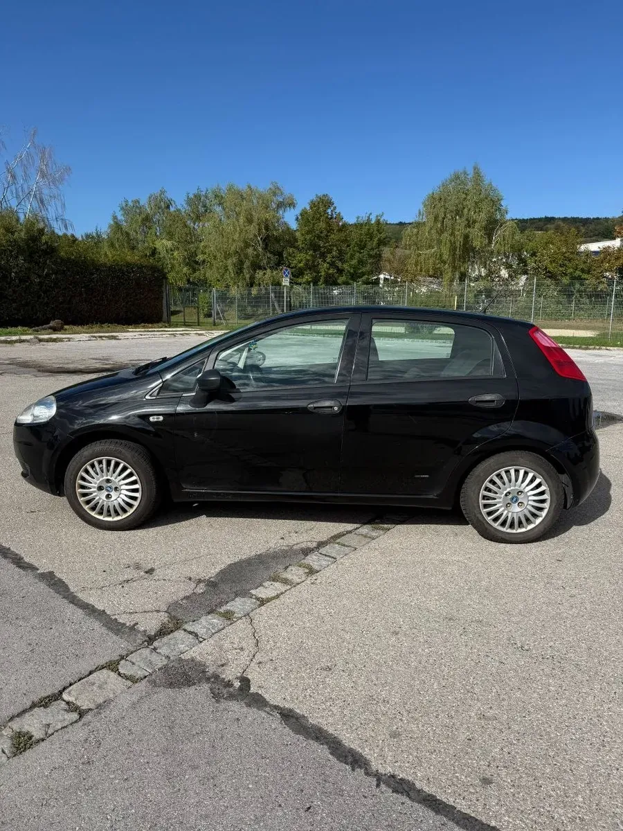 Fiat Grande Punto 2007 photo 3