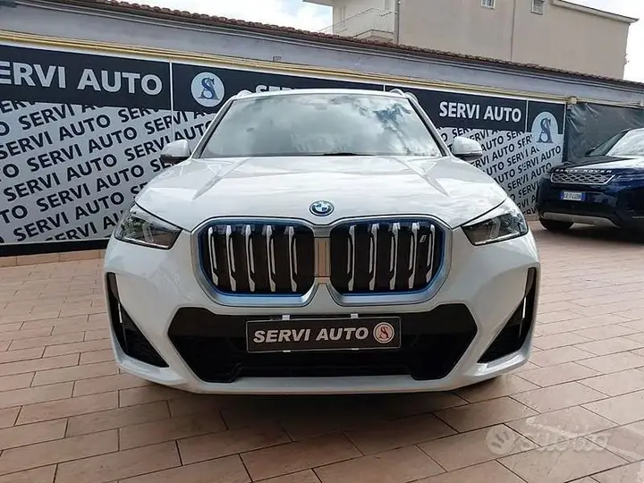 BMW Ix1 2023 photo 2