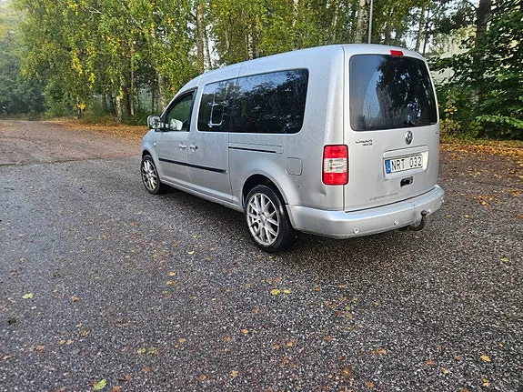 Volkswagen Caddy Maxi 2010 photo 3