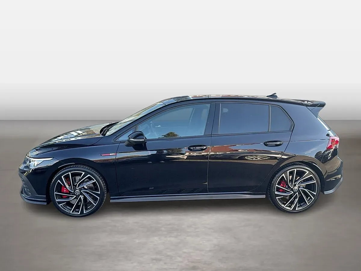Volkswagen Golf 2022 photo 2