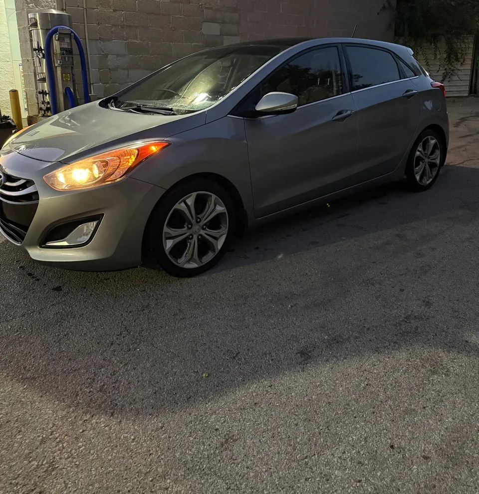 Hyundai Elantra 2013 photo 2