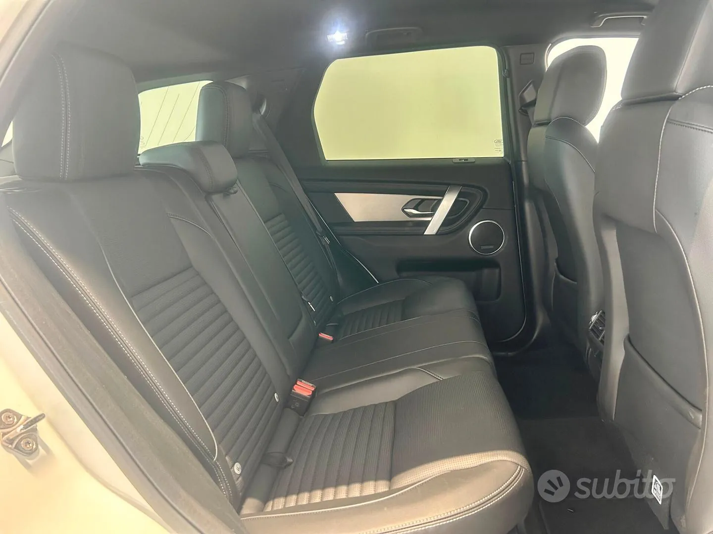 Land Rover Discovery Sport 2024 photo 5