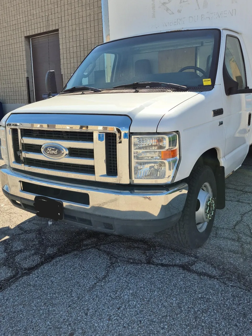 Ford E-450 2013 photo 4