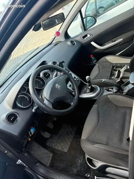 Peugeot 308 2009 photo 2
