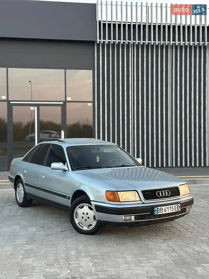 Audi 100