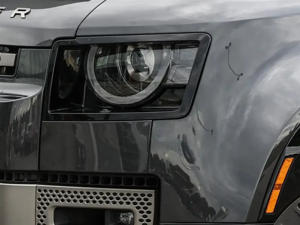 Land Rover Defender 2022 photo 3