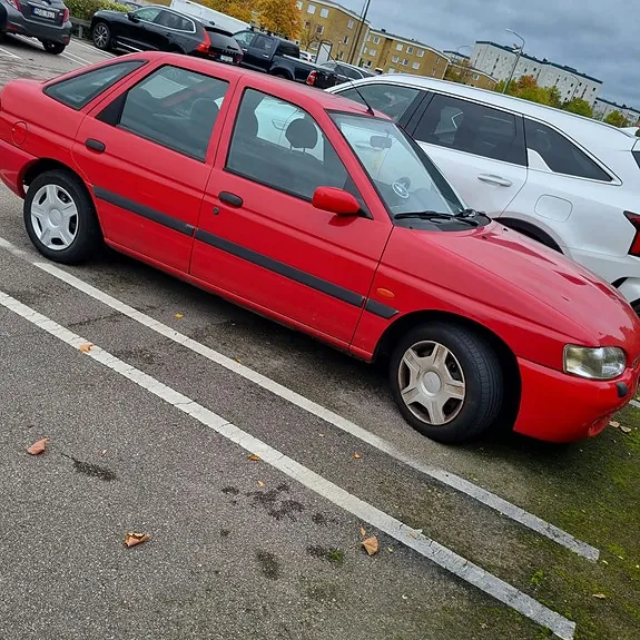 Ford Escort 1998 photo 4