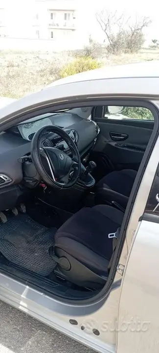 Lancia Ypsilon 2023 photo 4