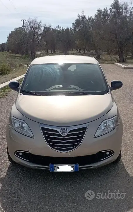 Lancia Ypsilon