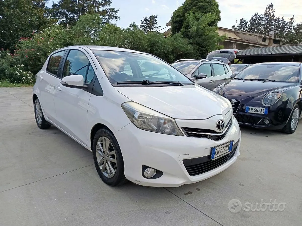 Toyota Yaris 2014 photo 4