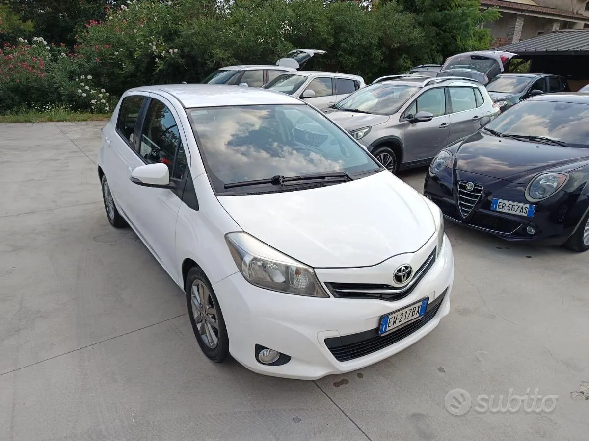 Toyota Yaris 2014 photo 5