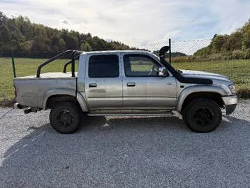 Toyota Hilux photo 3