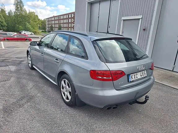 Audi A4 2011 photo 4