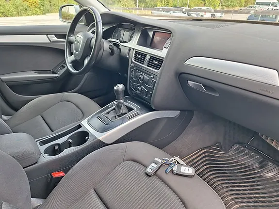 Audi A4 2011 photo 5