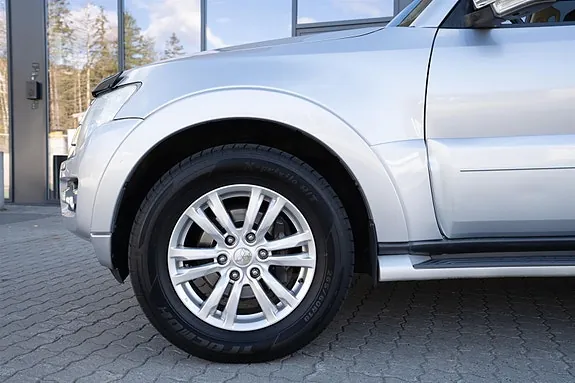 Mitsubishi Pajero 2015 photo 3
