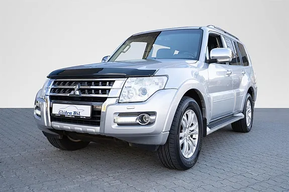 Mitsubishi Pajero 2015 photo 2