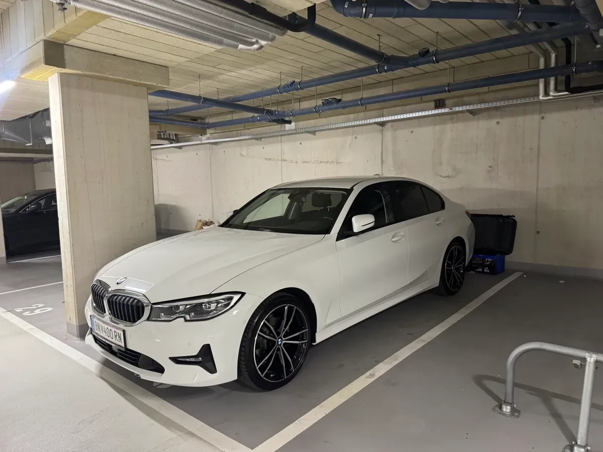 BMW 3 Series 2020 photo 2