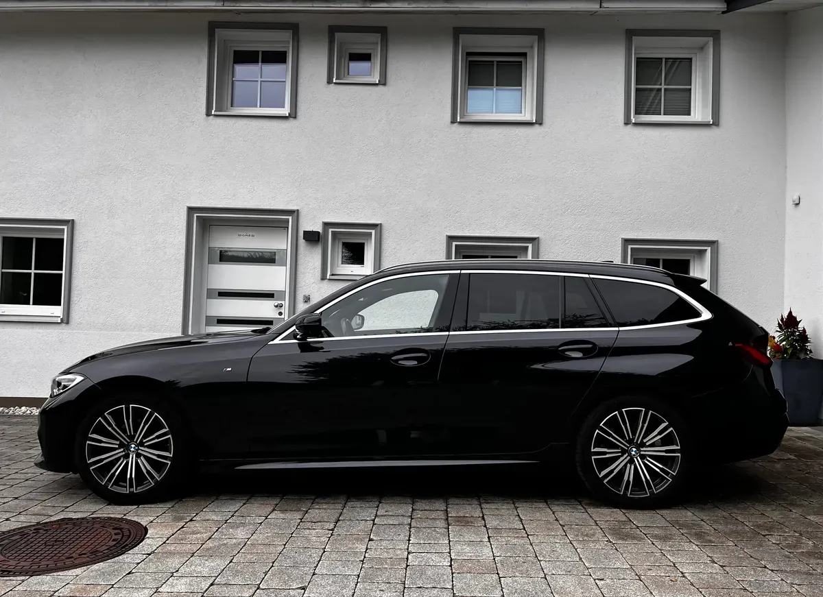 BMW 3 Series 2020 photo 3