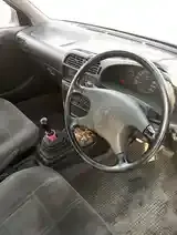 Nissan Sunny 1994 photo 4
