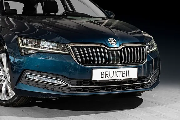 Skoda Superb 2023 photo 2
