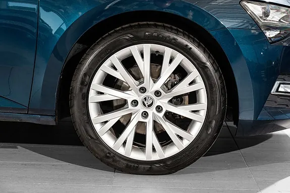 Skoda Superb 2023 photo 5