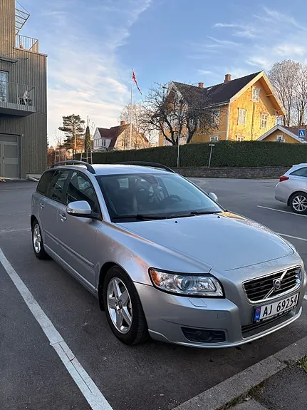 Volvo V50 2010 photo 2