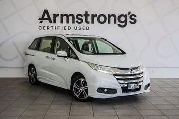 Honda Odyssey 2015 photo 2
