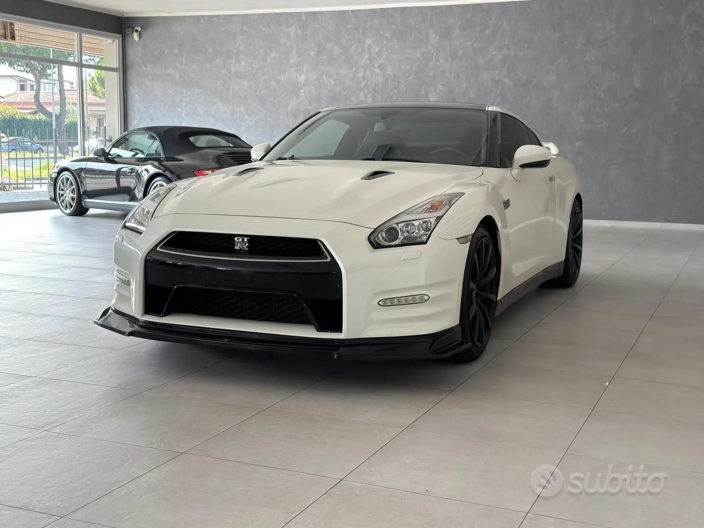 Nissan Gt-R 2014 photo 2