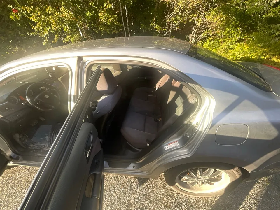 Suzuki Kizashi 2011 photo 5