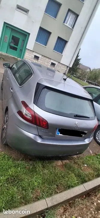 Peugeot 308 2015 photo 2