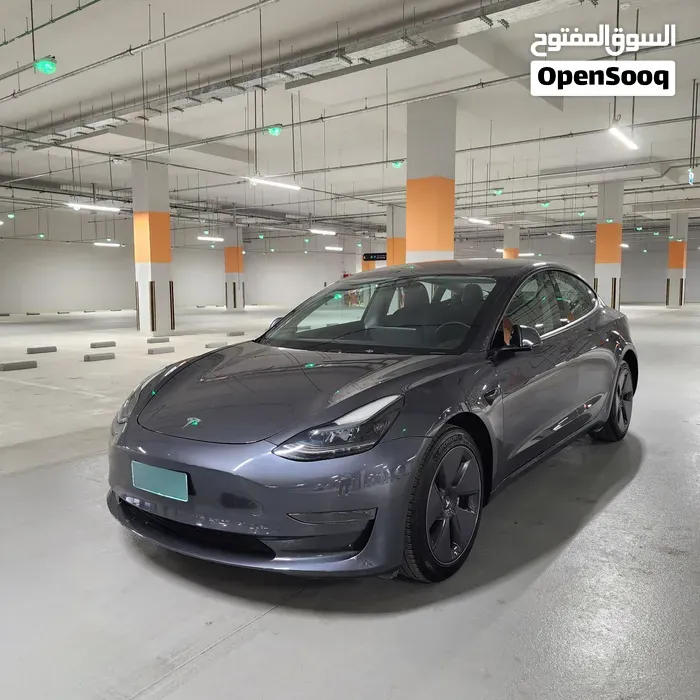 Tesla Model 3 2023 photo 2