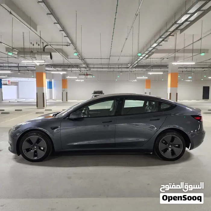 Tesla Model 3 2023 photo 3