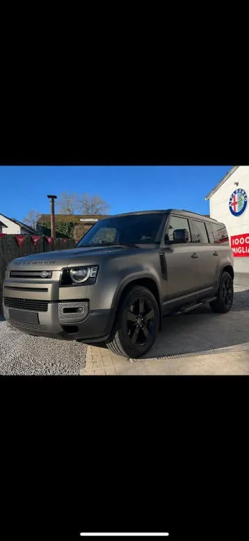 Land Rover Defender 2022 photo 2