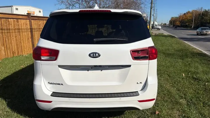 Kia Sedona 2017 photo 5