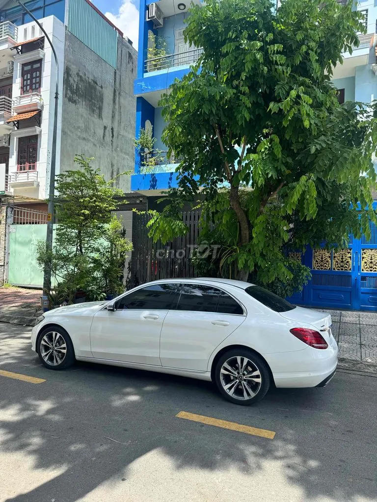 Mercedes-Benz C-Class 2018 photo 5