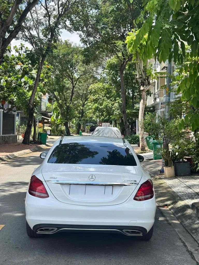 Mercedes-Benz C-Class 2018 photo 2