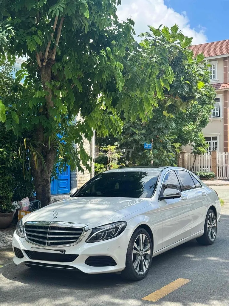 Mercedes-Benz C-Class 2018 photo 4