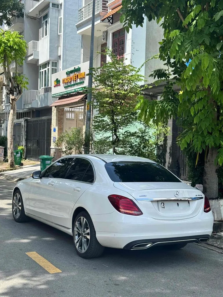 Mercedes-Benz C-Class 2018 photo 3