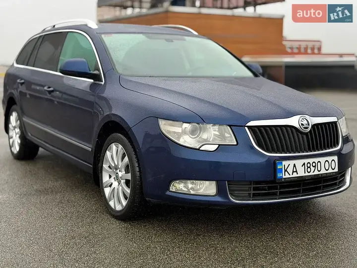 Skoda Superb 2010 photo 5