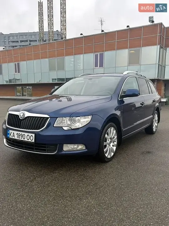 Skoda Superb 2010 photo 2