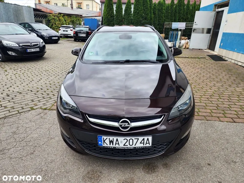 Opel Astra 2014 photo 2