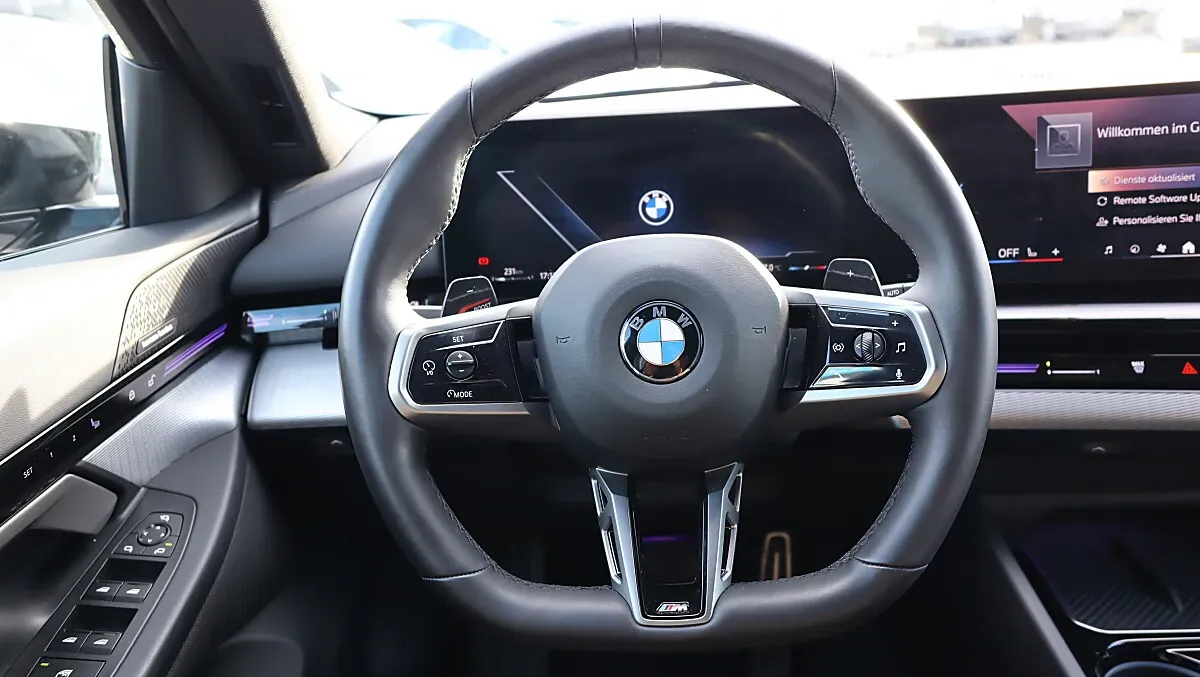 BMW 5 Series 2024 photo 2