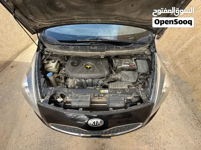 Kia Carens 2015 photo 2