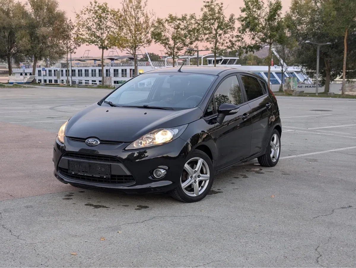Ford Fiesta 2012 photo 3
