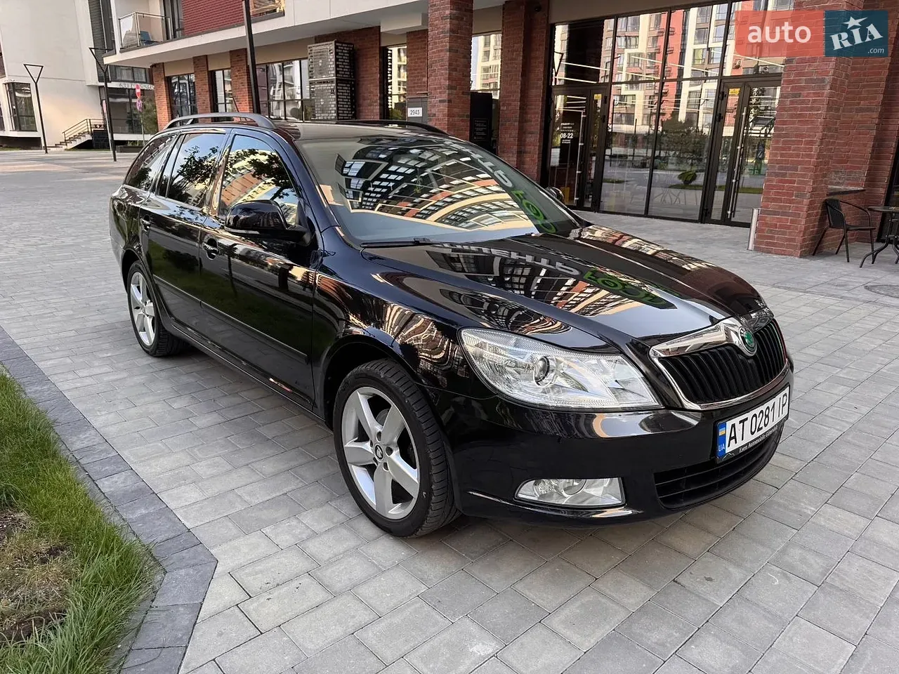 Skoda Octavia 2012 photo 2