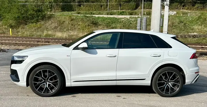 Audi Q8 2021 photo 3