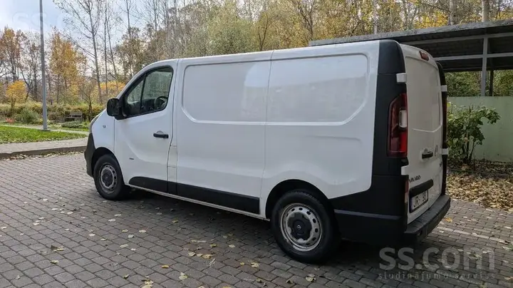Opel Vivaro 2015 photo 2