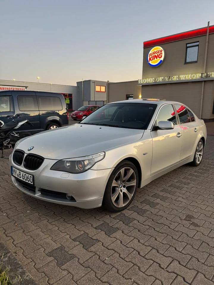 BMW 523